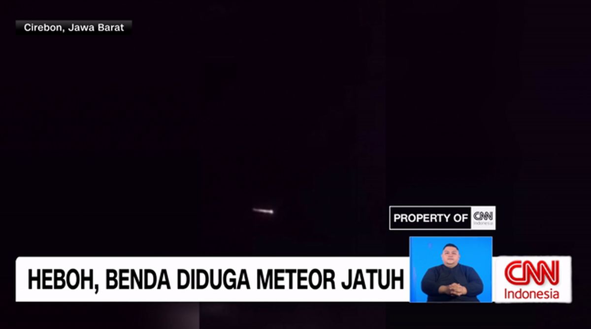 VIDEO: Benda Diduga Meteor Jatuh Disertai Dentuman Keras di Cirebon