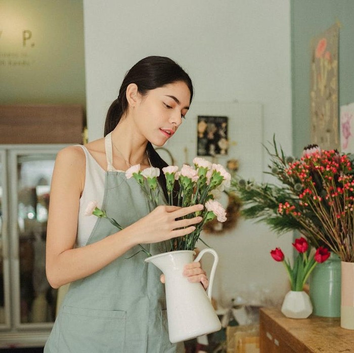 Orang yang namanya diawali dengan huruf A sering kali memiliki sisi kreatif. Mereka senang mengekspresikan diri melalui seni, musik, atau bentuk ekspresi diri lainnya.