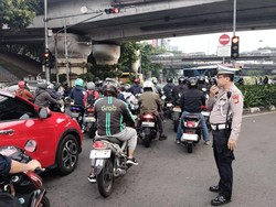 Info Lalin di Jalur Arteri Jakarta Pagi Ini: Cawang-Jl Gatot Subroto Padat