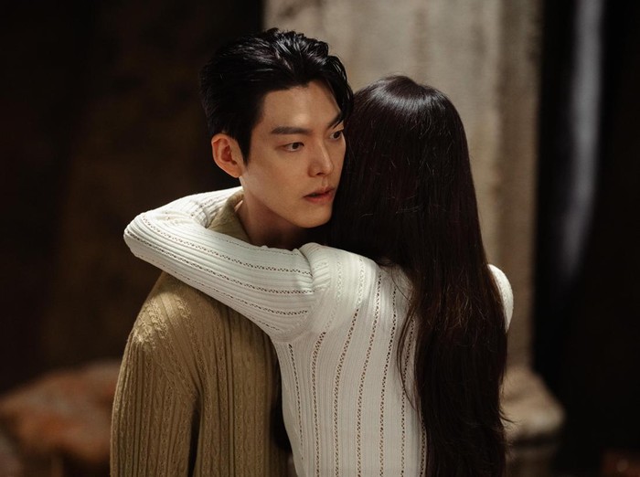 Penceritaan yang unik dan visual yang memukau adalah hal yang tidak bisa dilewatkan. Lokasi syuting yang berlokasi di Dubai, adegan aksi Genie dan malaikat, serta suasana Desa Cheongpung menawarkan sinematografi yang memikat.