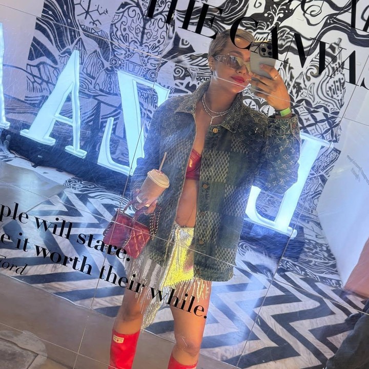<p>Model Kimmy Jayanti melahirkan anak ketiga bernama Henry Benjamin Gregory pada 28 Agustus 2025. Sebulan setelah melahirkan, Kimmy kembali aktif ke dunia modeling, Bunda. Baru-baru ini, Kimmy terlihat menghadiri acara fashion show dari desainer Ivan Gunawan. (Foto: Instagram @kimmyjayanti)</p>