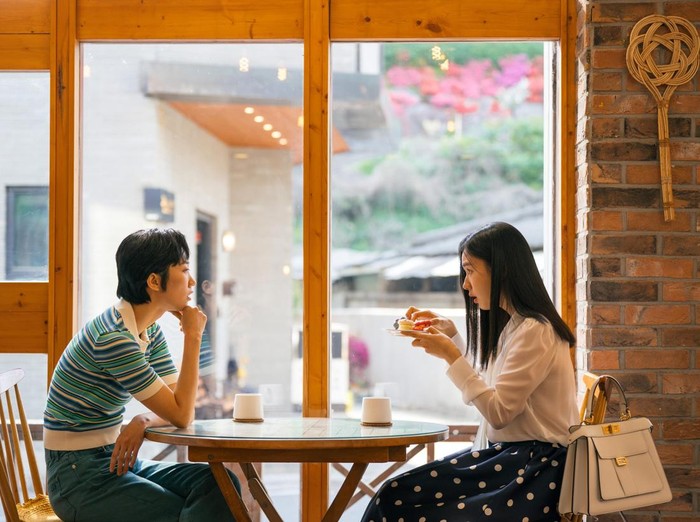 Selain Kim Woo Bin dan Suzy yang menarik penonton dalam drakor Geni, Make A Wish, beberapa pemeran lainnya yang tidak kalah berbakat ada Ahn Eun Jin, Noh Sang Hyun, Go Kyu Pil dan Lee Joo Young.