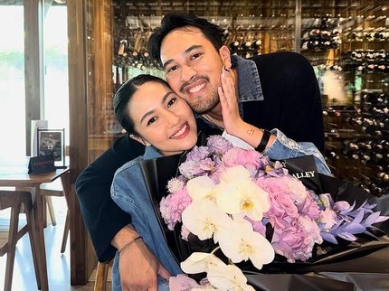 Momen Romantis Adrian Khalif Rayakan Ultah Sang Istri Libra Akila, Intip Potretnya