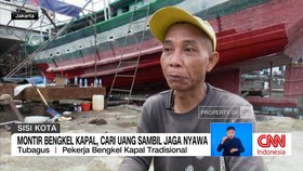VIDEO: Montir Bengkel Kapal, Cari Uang Sambil Jaga Nyawa