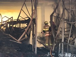 Pasar Wonogiri Jateng Terbakar, 300 Kios Hangus