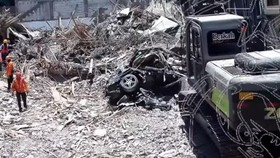 Polisi Lacak Pemilik Sedan Mercy Ringsek Tertimpa Ponpes Al Khoziny