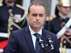 Belum Sebulan Menjabat, PM Prancis Sebastien Lecornu Mundur