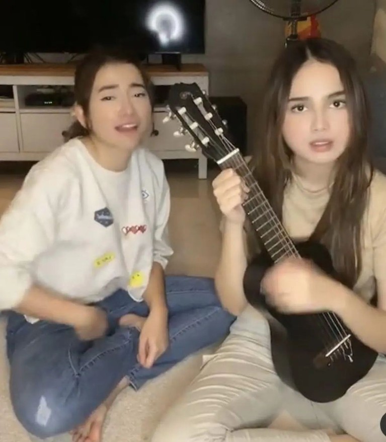 Syifa Hadju dan Rizkina Nazar Syifa Hadju dan Rizkina Nazar