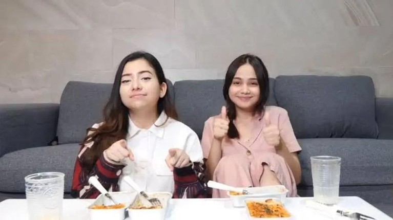 Syifa Hadju dan Rizkina Nazar Syifa Hadju dan Rizkina Nazar