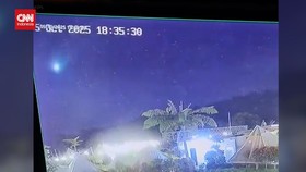 VIDEO: Detik-detik Meteor Melintasi Langit Cirebon Terekam Kamera