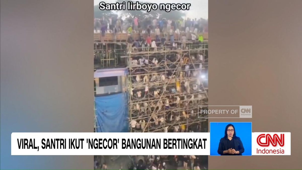 VIDEO: Viral, Santri Ikut 'Ngecor' Bangunan Bertingkat
