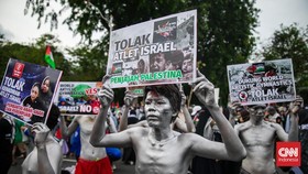 FOTO: Dua Tahun Genosida Gaza, Kedubes AS di Jakarta Didemo Warga