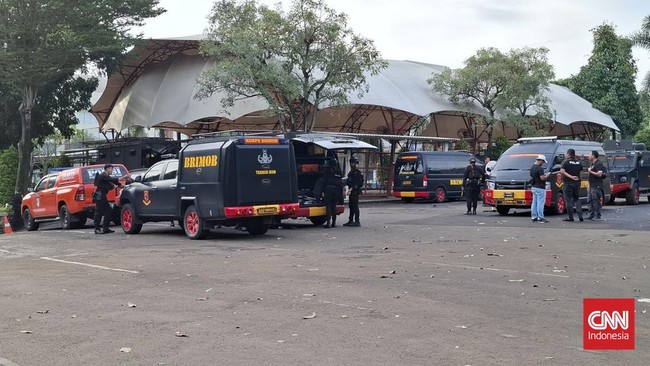 Hasil dari penelusuran Tim Jihandak Brimob Polda Metro Jaya tak ditemukan bom atau bahan peledak lainnya di sekolah internasional tersebut.