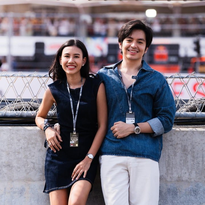 <p>Melalui unggahan di Instagram, Angga dan Shenina membagikan momen spesial saat menonton langsung MotoGP. Pasangan ini juga mengunggah momen romantis saat berada di Mandalika. "Mandalika GP," tulis Angga dalam <em>caption</em> unggahannya. (Foto: Instagram @angga/ @sheninacinnamon)</p>