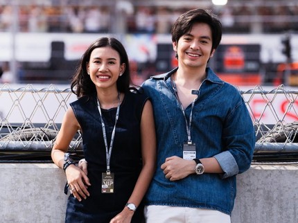 Angga Yunanda & Shenina Cinnamon Nonton MotoGP di Mandalika, Intip 5 Gayanya