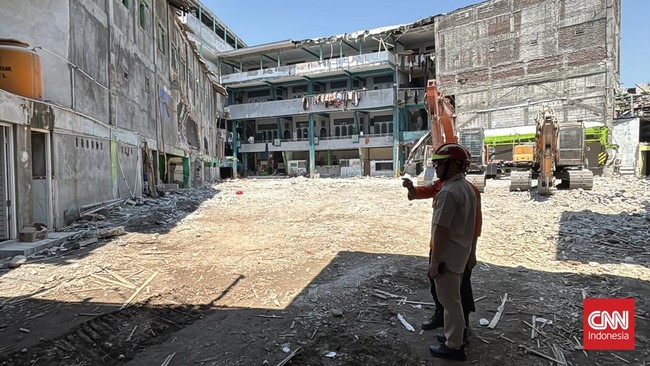 Basarnas resmi menutup operasi pencarian korban ambruknya gedung Ponpes Al Khoziny setelah 9 hari evakuasi. Total 171 korban, 104 selamat dan 67 meninggal.