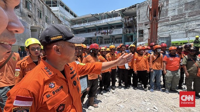 Pencarian korban ambruknya gedung Ponpes Al Khoziny di Sidoarjo memasuki tahap akhir. Basarnas temukan 67 korban meninggal dan 104 selamat.