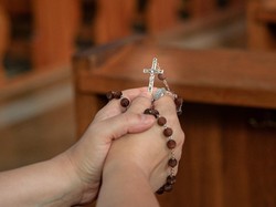 Ujud Doa Rosario Peristiwa Gembira, Sedih, Mulia, dan Terang serta Cara Doanya
