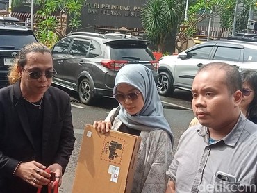 img-title Eks Karyawan Ngaku Dipaksa Ashanty untuk Serahkan Aset Pribadi hingga Diancam