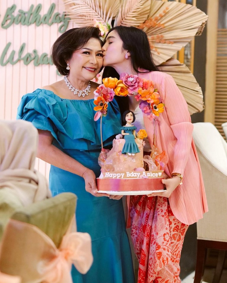 Febby Rastanty dan Ibunda Febby Rastanty dan Ibunda