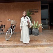 Get The Look: Inspirasi Outfit Sat Set tapi Tetap Stylish ala Yure Zalina