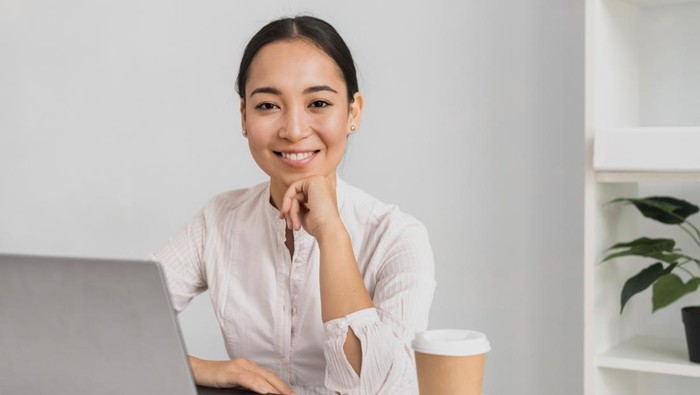 4 Cara Mengenali Orang Cerdas di Tempat Kerja Dilihat dari Ucapannya Sehari-hari