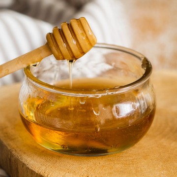 Rutin Konsumsi Sesendok Madu Sebelum Tidur, Ini 4 Manfaatnya untuk Kesehatan