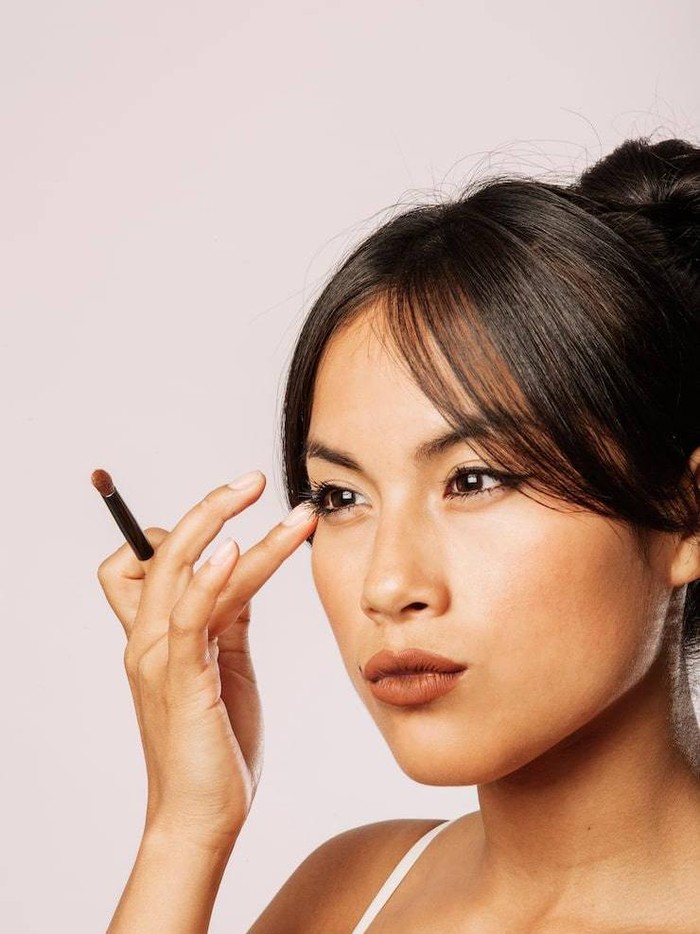 Pernah membayangkan roti panggang dengan kematangan yang pas dan glowing dari butter yang dioleskan di atasnya?

Warnanya yang cantik menjadi inspirasi untuk sebuah tampilan riasan bernama Toasty Makeup.