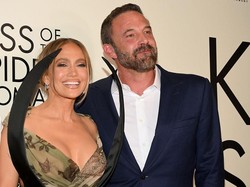 Jennifer Lopez dan Ben Affleck Reuni di Karpet Merah, Foto Bareng
