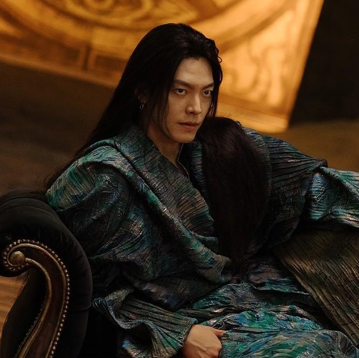 Genie, Make a Wish mengisahkan roh Genie (Kim Woo Bin), yang terbangun setelah seribu tahun untuk mengabulkan tiga permintaan yang akan mengubah hidup dari perempuan tanpa emosi bernama Ka Young (Bae Suzy).