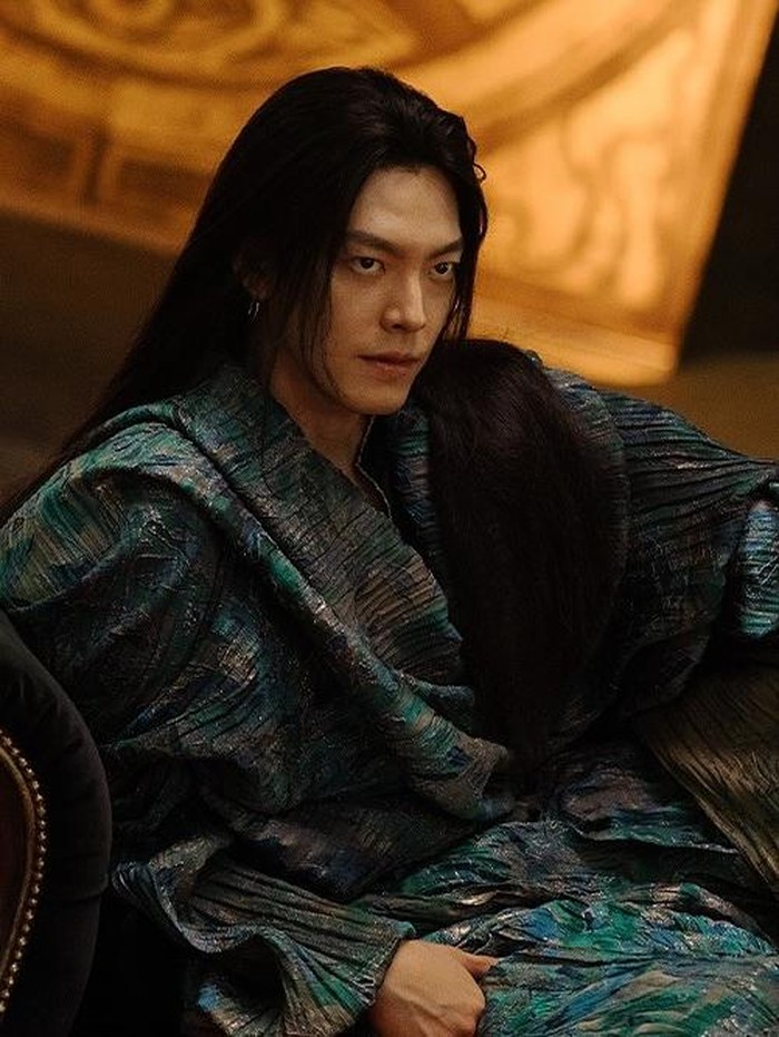 Genie, Make a Wish mengisahkan roh Genie (Kim Woo Bin), yang terbangun setelah seribu tahun untuk mengabulkan tiga permintaan yang akan mengubah hidup dari perempuan tanpa emosi bernama Ka Young (Bae Suzy).