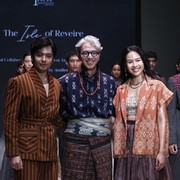 Suasana Tropis di Atas Runway 