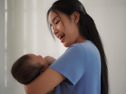 5 Manfaat Menyanyikan Lagu untuk Bayi, Meningkatkan Mood dan Bantu Perkembangan Otaknya