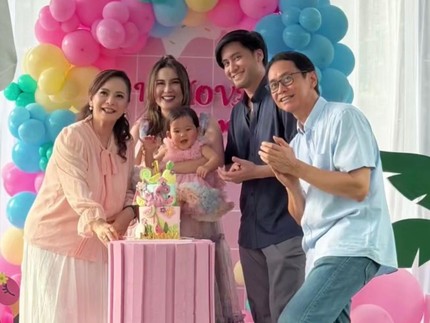 Momen Ultah ke-1 Kimova Anak Kevin Aprilio, Addie MS & Memes Ikut Antusias Merayakan