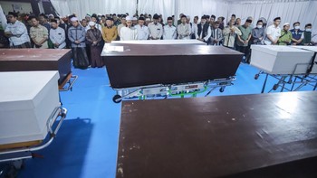 FOTO: Pemulangan Jenazah Korban Tragedi Gedung Ponpes Al Khoziny
