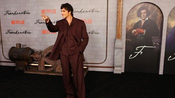 FOTO: Jacob Elordi Siap Bangkitkan Frankenstein Guillermo del Toro