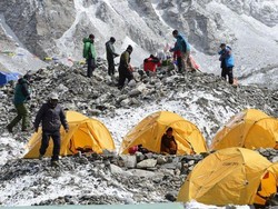 Cerita Pendaki Terjebak Badai Salju di Gunung Everest