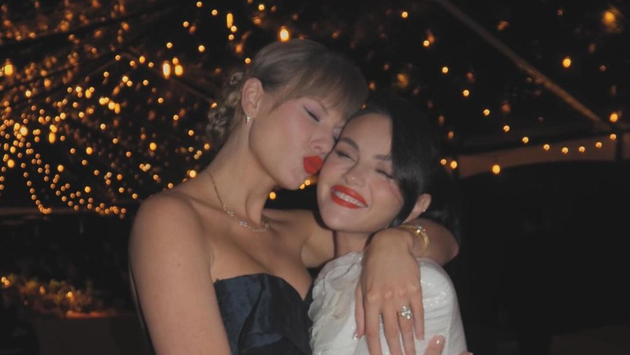 Taylor Swift di Pernikahan Selena Gomez