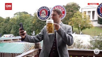 VIDEO: Menang Besar, Bayern Munchen Pesta di Oktoberfest