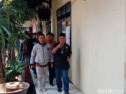 Datangi Polresta Malang Kota, Yai Mim Bawa Alat Bukti Perkuat Laporan
