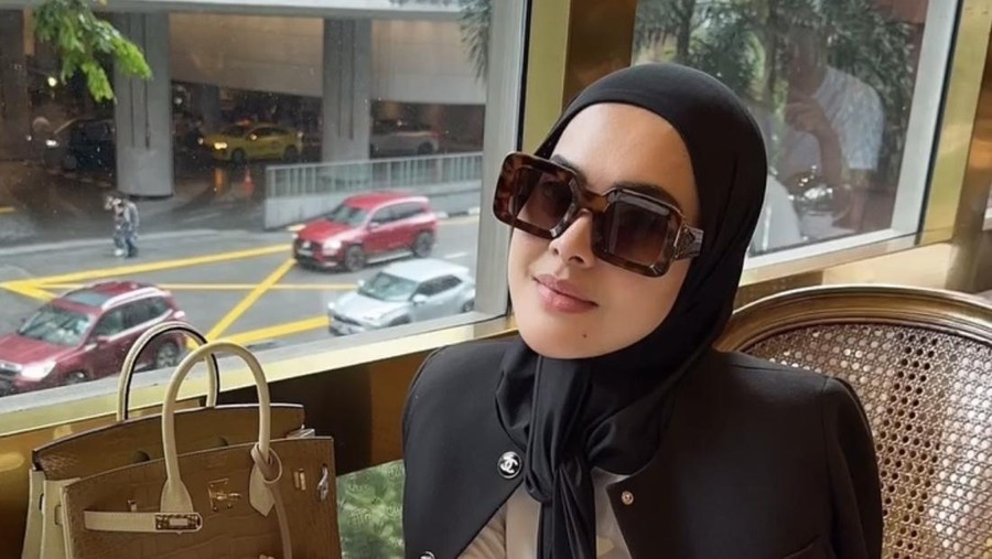 Aksi Aisyahrani, Adik Princess Syahrini Saat Jualan Sambal hingga Peyek