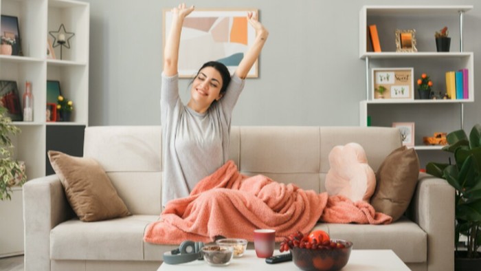 Bukan Introvert, 5 Alasan Orang yang Bahagia Menghindari Bertemu Orang Lain di Akhir Pekan