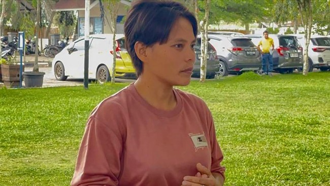 Anggota DPR menyoroti kasus Nur Amira, ibu anak satu di Sumbar yang stateless, dideportasi Malaysia dan Indoensia.