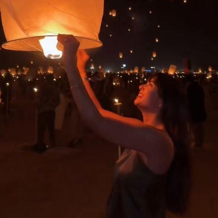 <p>Berbeda dengan Tyler, Aurelie menuliskan pesan romantis yang ditujukan untuk sang suami di lenteranya. Perempuan yang tengah hamil anak pertama ini mengaku bersyukur bisa menikah dengan Tyler, Bunda. "<em>04/25/25 was the best day of my life. The day I married. My soulmate, my best friend. May our love last forever. May God always bless our family. I'm forever grateful for you Tyler</em>," demikian isi tulisan di lentera Aurelie. (Foto: Instagram @aurelie)</p>