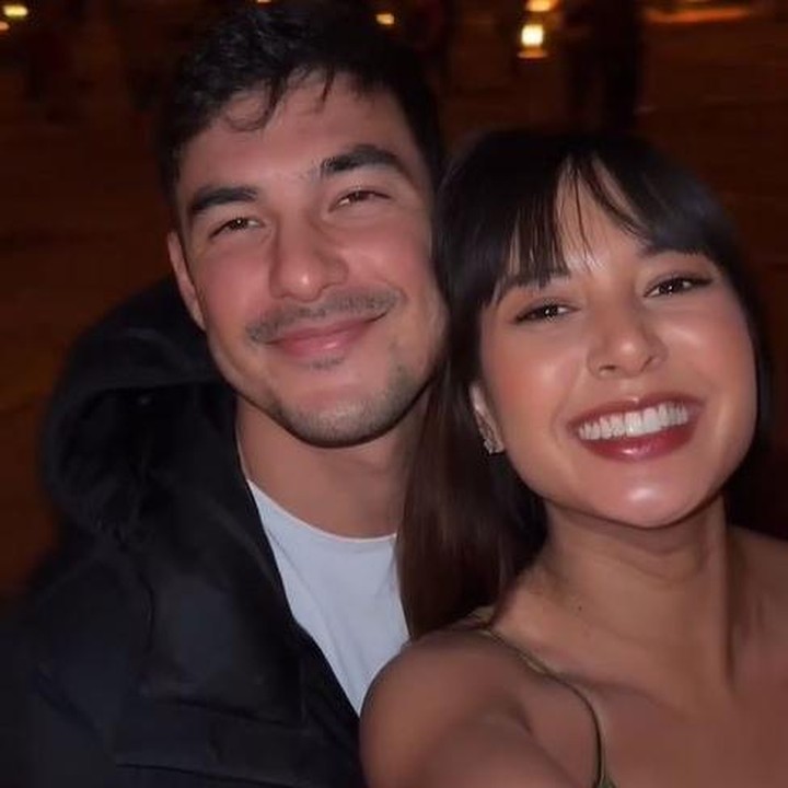 <p>Artis Aurelie Moeremans dan sang suami Tyler Bigenho memutuskan menerap di Amerika Serikat (AS) sejak resmi menikah pada akhir tahun lalu. Baru-baru ini, keduanya terlihat menghadiri RISE Festival di Gurun Mojave, Nevada. Festival ini merupakan festival lentera terbesar di dunia, Bunda. (Foto: Instagram @aurelie)</p>
