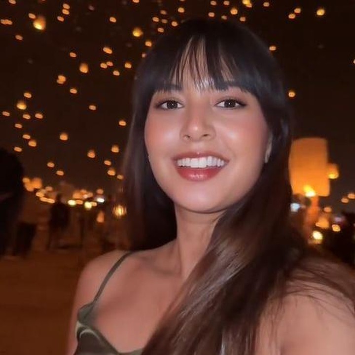 <p>Aurelie mengatakan bahwa Festival Rise menjadi salah satu momen terbaik dalam hidupnya. Selain bisa menikmati waktu bersama sang suami, Aurelie juga dapat menikmati keindahan lentera-lentera indah yang terbang di langit. "<em>One of the best days of my life</em>," tulisnya dalam unggahan. (Foto: Instagram @aurelie)</p>