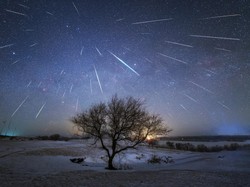 Malam Ini Ada Hujan Meteor Draconid 8 Oktober 2025, Bisa Dilihat Jam Berapa?