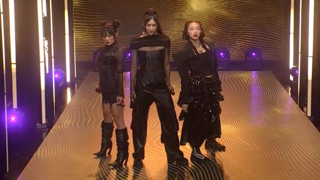 HUNTR/X pertama kalinya menyanyikan langsung dan penuh Golden, OST. KPop Demon Hunters, saat jadi tamu The Tonight Show Jimmy Fallon.