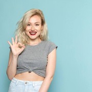 7 Gaya Rambut Era 90-an yang Kembali Hits di Tahun 2025