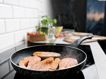 Jangan Gunakan Wajan Anti Lengket untuk Memasak 6 Makanan Ini, Bisa Berbahaya!